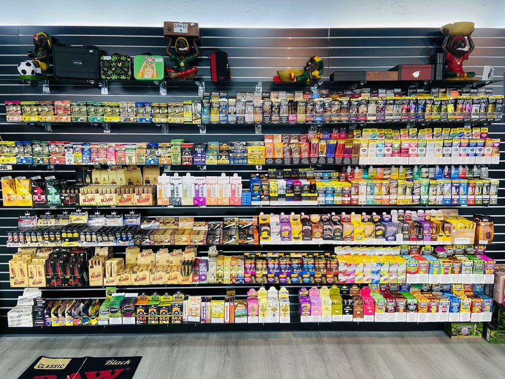 SMOKERS SQUARE Updated October 2024 17 Photos 3901 Jonestown Rd