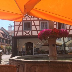 Rohan - Rohanbrunnen mit Trinkwasser