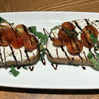 Cooper’s Hawk Winery & Restaurant - Classic Tomato Bruschetta - New American Near Me - Dania Beach, Florida Cooper’s Hawk Winery & Restaurant - Classic Tomato Bruschetta - New American Near Me - Dania Beach, Florida