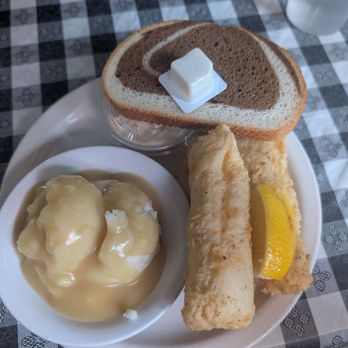 Coach's Pub'n'grill - Friday fish fry - Pubs Near Me - Milwaukee, Wisconsin