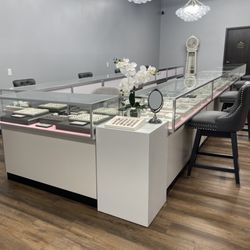 JF Jones Jewelers - Private bridal suite