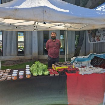 Fair Oaks MOB - Winters Fruit Tree vendor sells organic fruits and vegetables. - Farmers Market Near Me - Sacramento, California