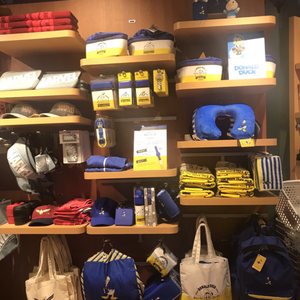 Disney Store Toy Stores 角田町 5 15 北区 大阪府 Japan Phone Number Yelp