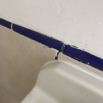 Stinson Beach Motel - Mildew in bathroom and by the way after 13 minutes in the shower I still didn't have hot water - Hotels Near Me - Stinson Beach, California Stinson Beach Motel - Mildew in bathroom and by the way after 13 minutes in the shower I still didn't have hot water - Hotels Near Me - Stinson Beach, California