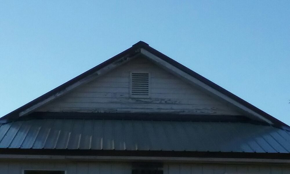 Slide of Bears Cajun Roofing