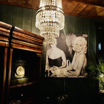 Harlow’s - American Near Me - Bonsall, California