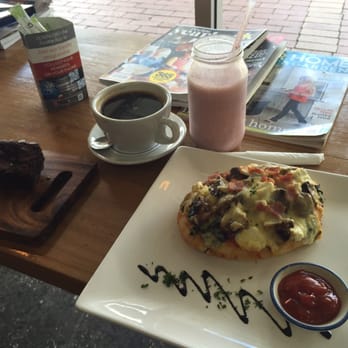 Be Rude Not To Cafe - Mushroom, bacon, spinach, and cottage cheese + long black + strawberry, raspberry, and spinach smoothie - Cafes Near Me - Rotorua, BOP