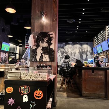 FINNEYS CRAFTHOUSE - PORTER RANCH - Updated September 2025 - 1470 ...