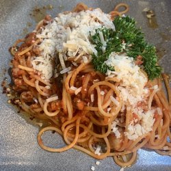 Da Giamma - Spaghetti bolognese - spicy !  As I requested it.  Extra fresh parm