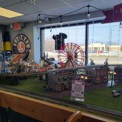 The Smoke Stack Hobby Shop - Neat layout