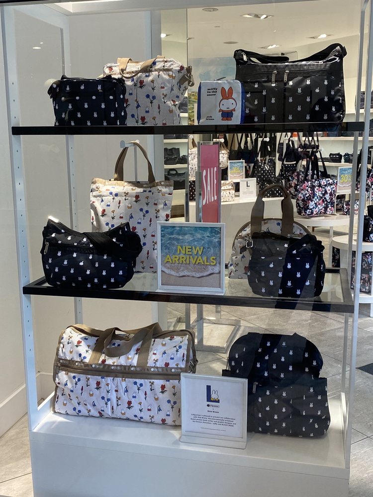 LESPORTSAC 48 Photos & 13 Reviews 2301 Kalakaua Ave, Honolulu, Hawaii Accessories Phone