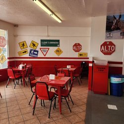 664 TJ Birrieria - Inside