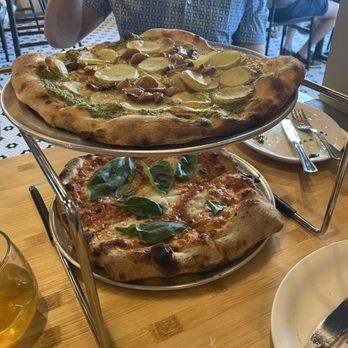 Lyle's Pizzeria - Pizza Near Me - Omaha, Nebraska Lyle's Pizzeria - Pizza Near Me - Omaha, Nebraska
