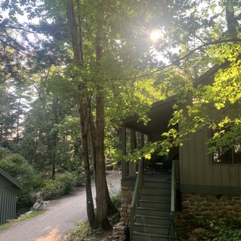 Migis Lodge at Sebago Lake - Hotels Near Me - South Casco, Maine
