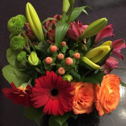 Reed's Florist Ltd - Summertime Splash