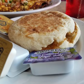 Pete's Grill - English Muffin - New American Near Me - Sunnyside, New York
