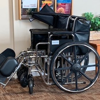 GenesisCare - February 13, 2024
Carpeted waiting room with complimentary Wheel-Chairs for use. - Oncologist Near Me - Modesto, California GenesisCare - February 13, 2024
Carpeted waiting room with complimentary Wheel-Chairs for use. - Oncologist Near Me - Modesto, California
