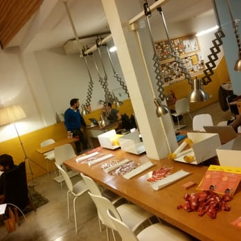Urban Station - Shared Office Spaces Near Me - Buenos Aires, C Urban Station - Shared Office Spaces Near Me - Buenos Aires, C