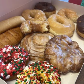 Ares Bakery & Dixie Cream - Mixed donuts - Donuts Near Me - Kingsville, Texas Ares Bakery & Dixie Cream - Mixed donuts - Donuts Near Me - Kingsville, Texas