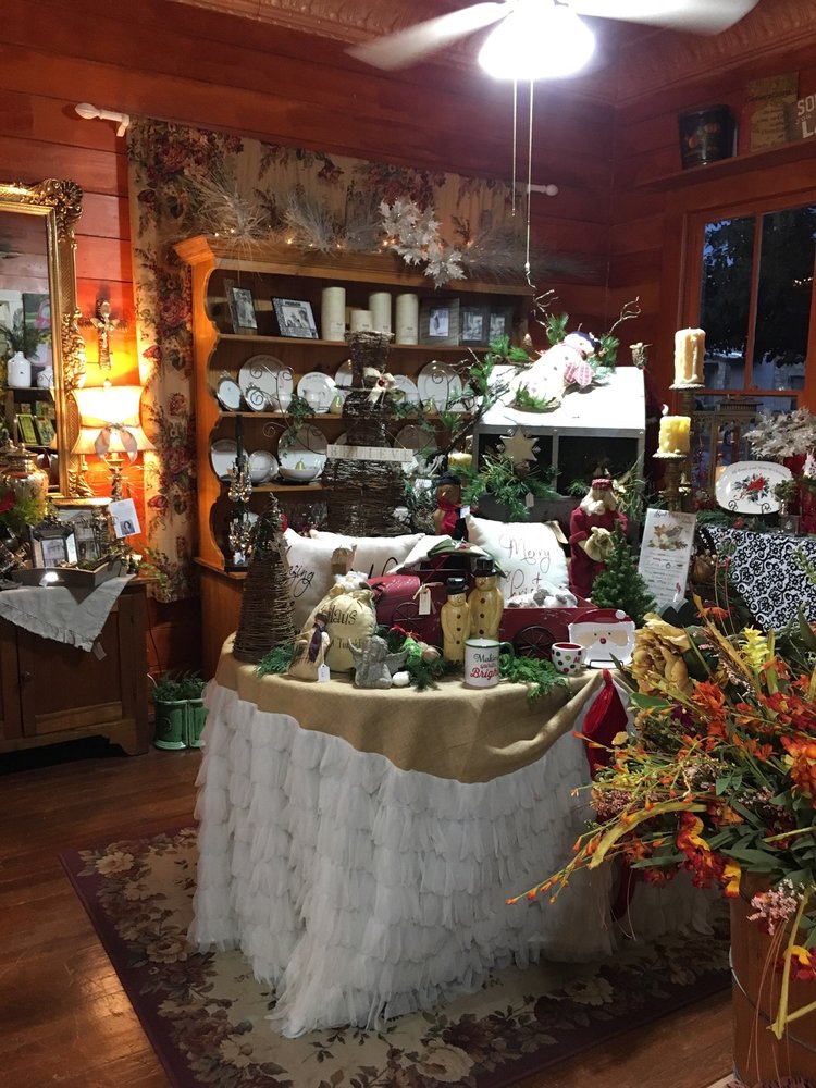 THE VICTORIAN ROSE Updated 2024 116 S Main St, Boerne, Texas Gift