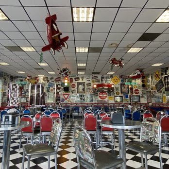 Legends Burgers - The interior of the restaurant - Sandwiches Near Me - Rancho Cucamonga, California Legends Burgers - The interior of the restaurant - Sandwiches Near Me - Rancho Cucamonga, California