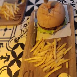 Big Tom's Charbroiled Burgers - Bacon cheeseburger