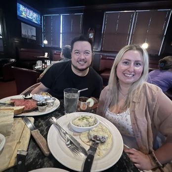 John & Nick's Steak & Prime Rib - Steak de Burgo - Steakhouses Near Me - Clive, Iowa