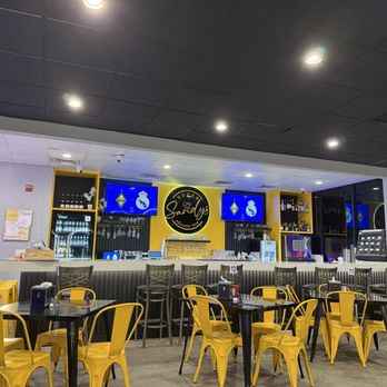 Super Sandys - Seating and full bar - Venezuelan Near Me - Flower Mound, Texas