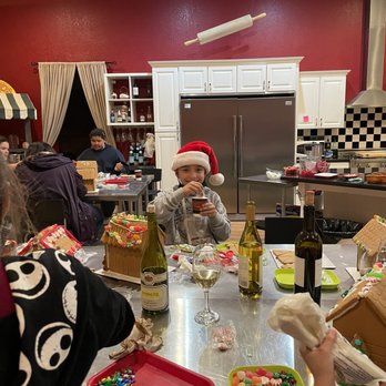 Cucina Bambini - Gingerbread House Decorating - Cooking Classes Near Me - San Jose, California Cucina Bambini - Gingerbread House Decorating - Cooking Classes Near Me - San Jose, California