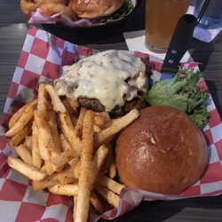 champions sports grille