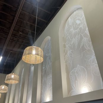 Almuerzo Café - Restaurant decor - Breakfast & Brunch Near Me - Tustin, California Almuerzo Café - Restaurant decor - Breakfast & Brunch Near Me - Tustin, California