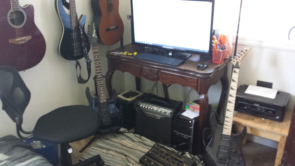 GUITAR LESSONS BY DAN Updated September 2024 6109 Wentworth Ave