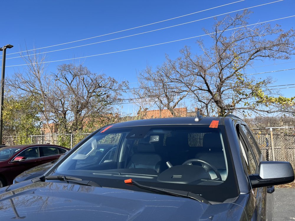 EXPRESS AUTO GLASS Updated June 2024 13 Photos 541 S Elmwood Ave