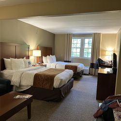 Comfort Suites Near Casinos - Room