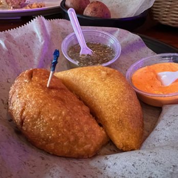 Escala - HH empanadas - Colombian Near Me - Los Angeles, California Escala - HH empanadas - Colombian Near Me - Los Angeles, California