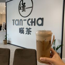 Tan-Cha - Ceylon (black tea) with tiramisu puff cream
