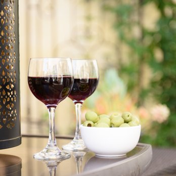 Capitola Hotel - Sipping and nibbling in our lovely courtyard is simply paradise! - Hotels Near Me - Capitola, California Capitola Hotel - Sipping and nibbling in our lovely courtyard is simply paradise! - Hotels Near Me - Capitola, California