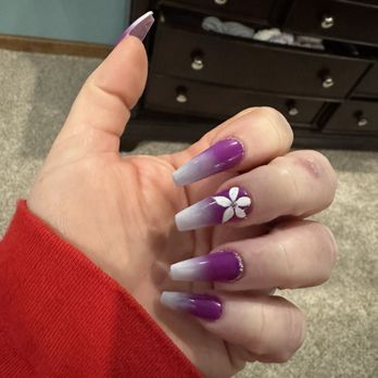 Moon's Nails - Nail Salons Near Me - Plainfield, Indiana