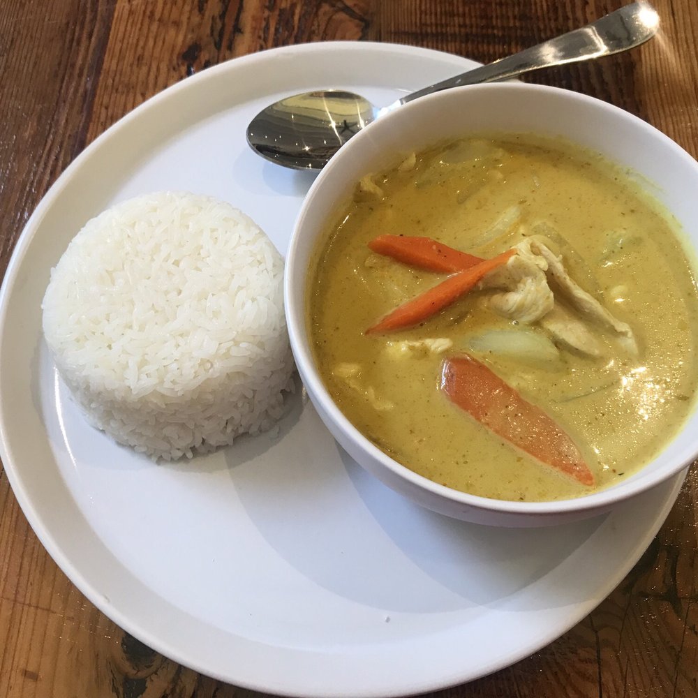 Yimm - Yellow curry rice plate - Thai Near Me - Oakland, California Yimm - Yellow curry rice plate - Thai Near Me - Oakland, California