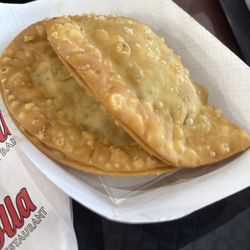 La Criolla Café & Bakery - Empanada de carne