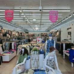 Boomy - Norwalk - Store front