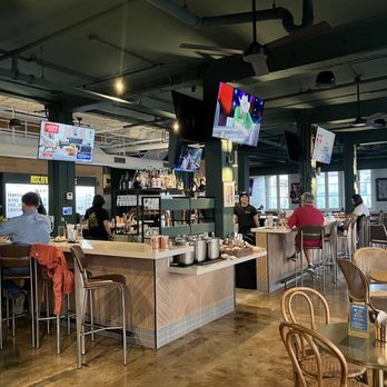 Biscayne Bay Brewing - Bar area - Breweries Near Me - Miami, Florida
