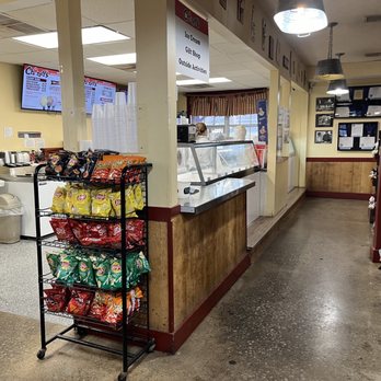 Chaney's Dairy Barn - Ice Cream & Frozen Yogurt Near Me - Bowling Green, Kentucky Chaney's Dairy Barn - Ice Cream & Frozen Yogurt Near Me - Bowling Green, Kentucky