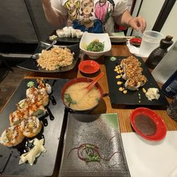 Ohsio Sushi - Love it here food is good , service is great , best thing about it is this place this down the street from my home !