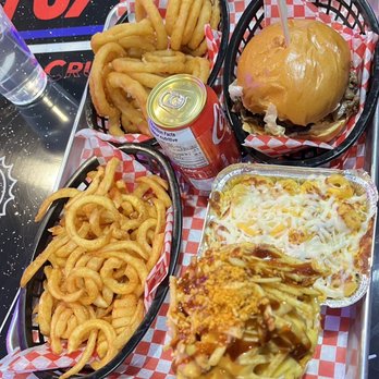 Crusty's - Fabreville - a tray of fries, a cheeseburger, and a cheeseburger - Chicken Shop Near Me - Laval, Quebec Crusty's - Fabreville - a tray of fries, a cheeseburger, and a cheeseburger - Chicken Shop Near Me - Laval, Quebec