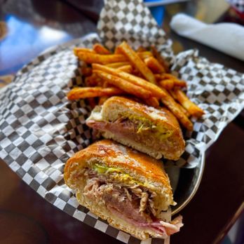 Las Palmas Cuban Restaurant - The Garlic Cuban with Side of fries - Cuban Near Me - Mount Dora, Florida Las Palmas Cuban Restaurant - The Garlic Cuban with Side of fries - Cuban Near Me - Mount Dora, Florida
