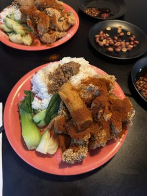 Lee’s Kitchen Noodle & Rice U Dub by null