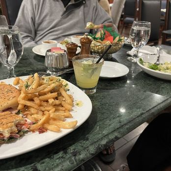 Le Chateau Garden Bistro - New American Near Me - Costa Mesa, California