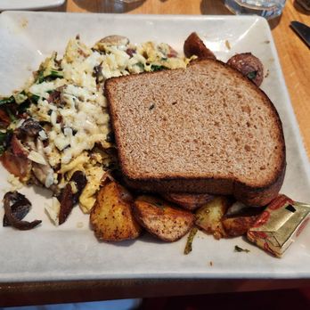 Portage Bay Cafe - 65th - Joe's Scramble (w/ bacon) - Breakfast & Brunch Near Me - Seattle, Washington Portage Bay Cafe - 65th - Joe's Scramble (w/ bacon) - Breakfast & Brunch Near Me - Seattle, Washington
