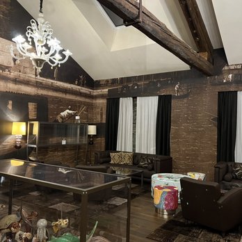 Hyatt Centric - Second floor extra sitting area - Hotels Near Me - Murano, VE